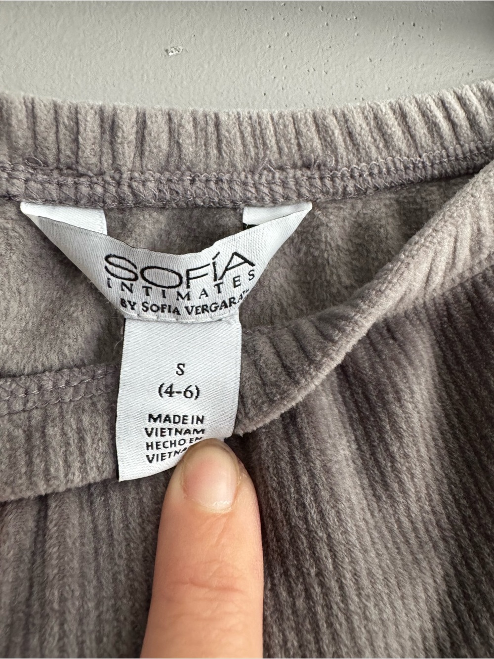 sofia by sofia vergara Gray Velour Wide-Leg lounge set - Picture 4 of 11